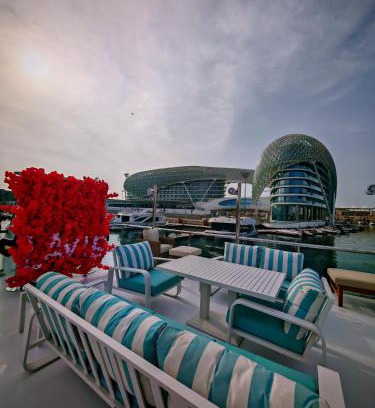 Abu Dhabi Boat Rental | Lavie Yachts