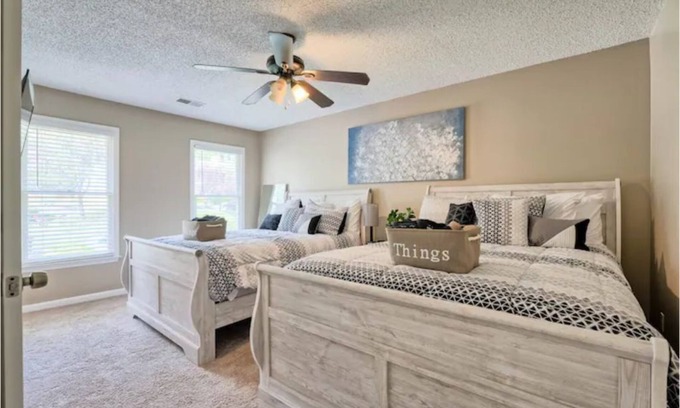 Smyrna House | Lavish 2 bedroom townhouse with free parking