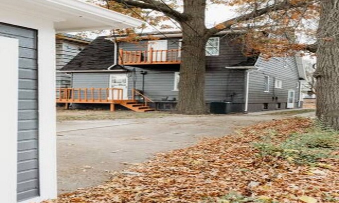 Ferndale House | Lavish 2BR Lower Unit in Ferndale