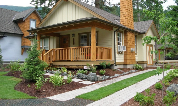 Lindell Beach Cottage | Lavish 4 Season Cottage with amenities, pools/spa, basketball/tennis.