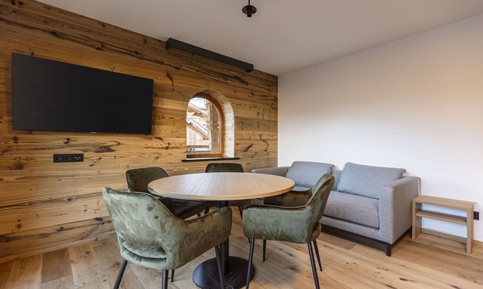 Lermoos Apartment | Lavish apartment with sauna