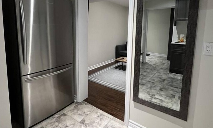 Halton Regional Municipality House | Lavish BR Full Suite, TV, Free Parking/Wifi