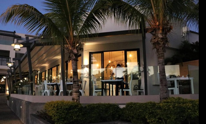 Black River Apartment | Lavish Marina Apartment
