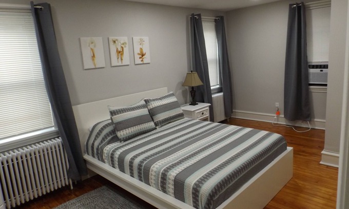 Foxcroft Square Apartment | Lawndale Philly Cozy & Renovated 2 Beds 1 Bath