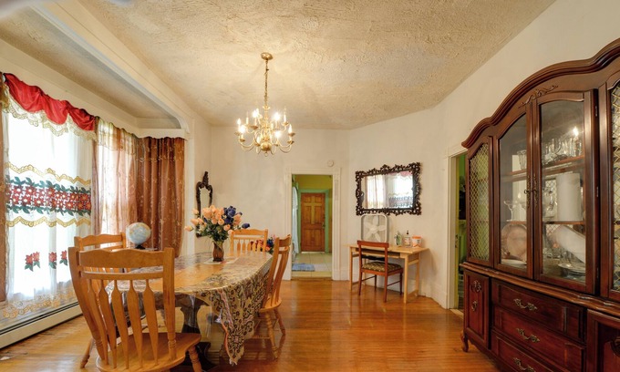 Lawrence Apartment | Lawrence Retreat - 10 Mi to Canobie Lake Park