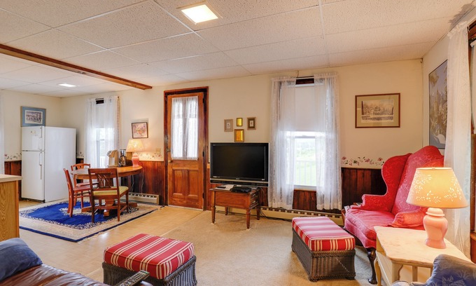Millerton Apartment | Lawrenceville Apartment w/Deck Near Gaming Lands!