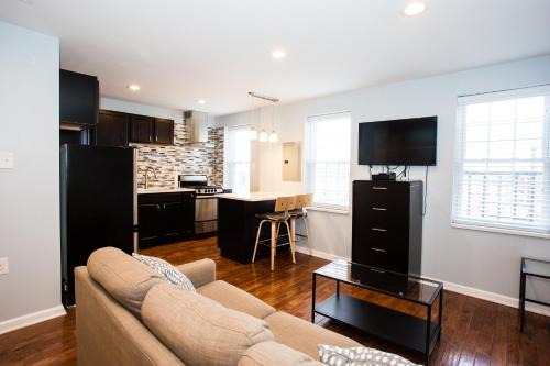 Pittsburgh Apartment | Lawrenceville Suites