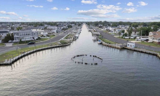 Copiague House | Laylas beach waterside private 3 bedroom entire home backyard access beach view
