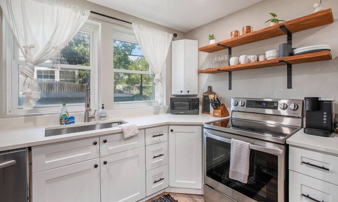Dakota Station Other | Layover in Littleton with pool table, hot tub, & fireplace.