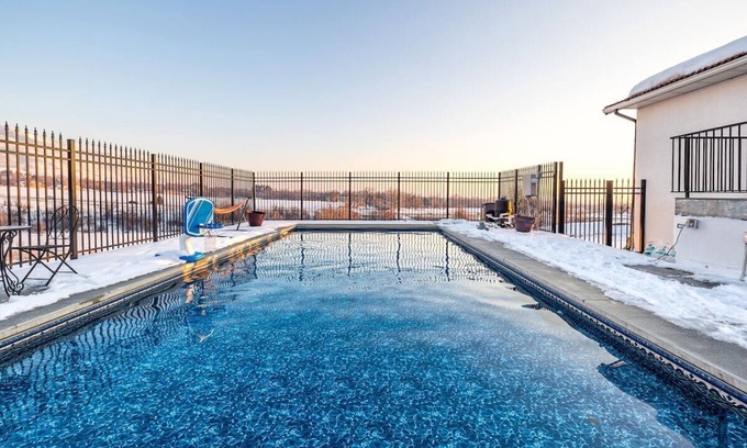Layton Villa | Layton 1 · #1, 30% Rental Car, Pool & Jacuzzi, 0 Fees, Crib