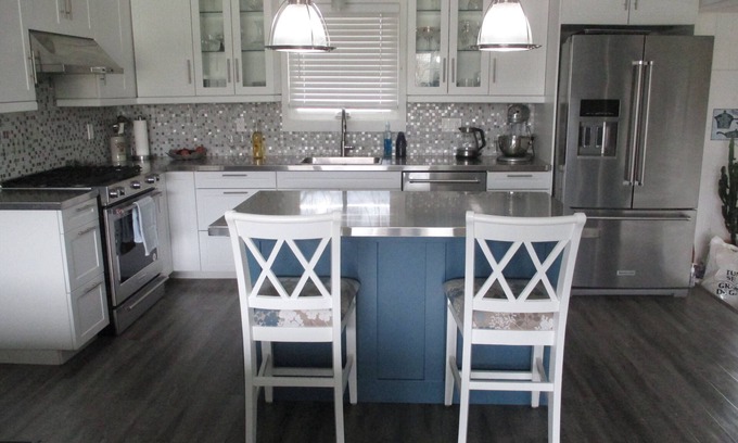 Lambton Shores Cottage | Layzee Waves Riverfront Cottage