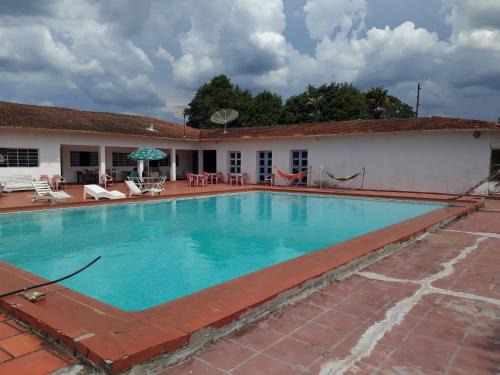 Mairinque House | Lazer Campo Piscina 07 qts 4wc km.68 C.Branco