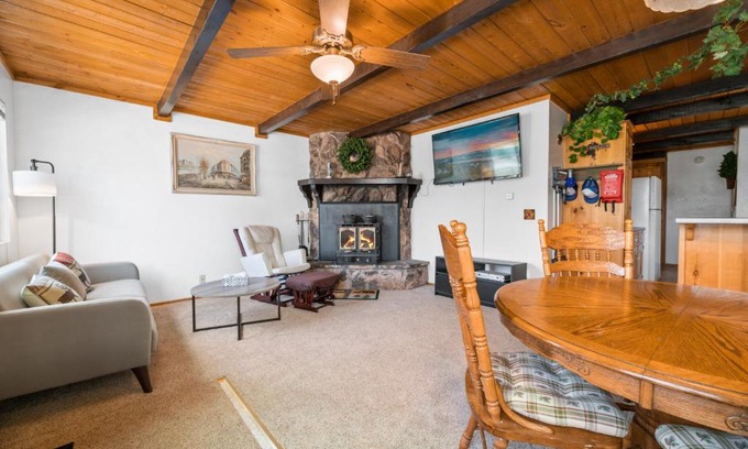 Woodlands House | Lazy Bear Cabin -Beautiful mountaineer style cabin with wood ceilings and beamed accents