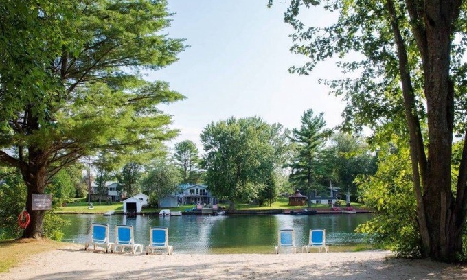 Gravenhurst Cottage | Lazy Bear Lakehouse - Cottage in the Muskokas