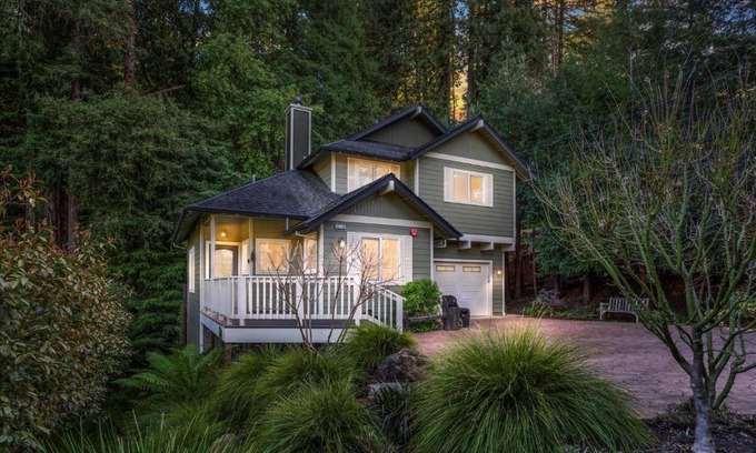 Guerneville House | Lazy Bear Lodge Hot Tub Dog Friendly BBQ Grill Forest Views