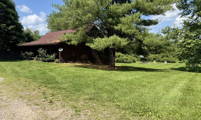 McArthur Cabin | Lazy Lane Cabins - Rustic Way