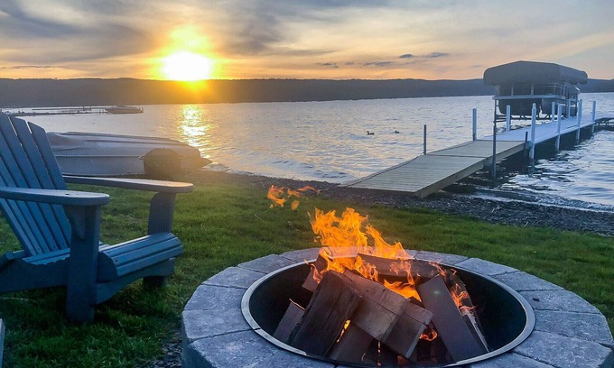 Hammondsport Cabin | Lazy Loon Cottage is a Charming KEUKA LAKE cottage with amazing views!