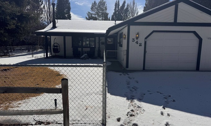 Big Bear City Cabin | Lazy Meadow, Game Room, Hot Tub, 5 min from anything Big Bear