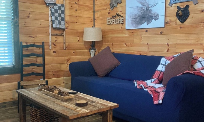 Campton Cabin | Lazy Oak Cabin in the Red, WiFi, Hot Tub, great proximity to Red River Gorge