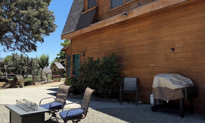 Weldon Cabin | Lazy Pine Ranch-Quiet or Outdoor Adventure Getaway that includes Wi-Fi and AC