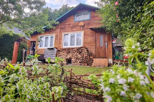 Cernosice House | Lazy River Hut