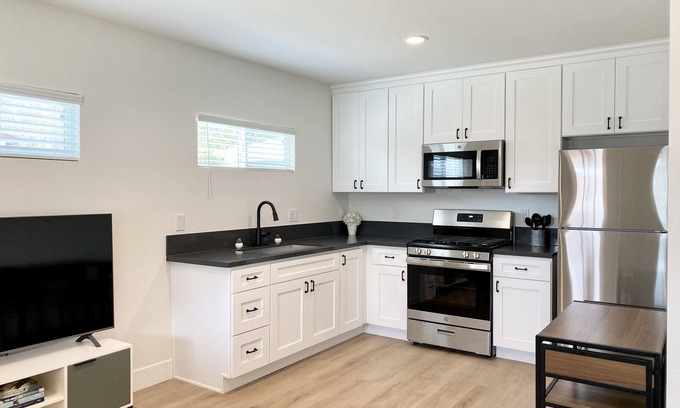 Harbor Apartment | LB Back house Studio
