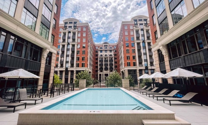 Scioto Mile Apartment | LC GuestHouse | The Urban Nook | Luxury Studio Suite | Downtown Columbus