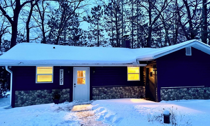 Northwoods Beach Cabin | LCO Lakefront Cabin - Discounted for the Fall, Winter, & Spring