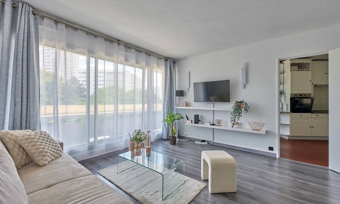 Rosny-sous-Bois Apartment | Le 13 Myosotis - 10min du métro