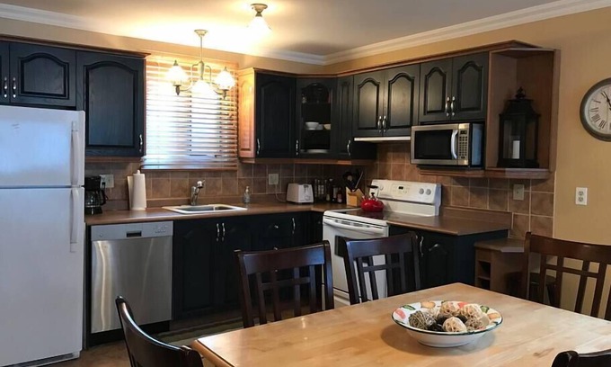 Magog Apartment | Le Azur 535 - Memphremagog Beach