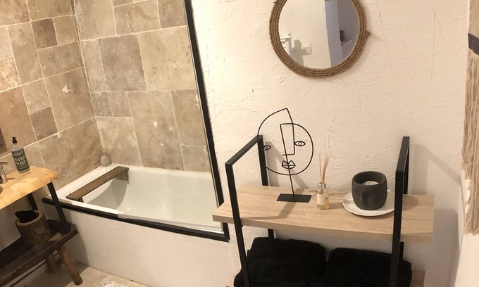 Macon Apartment | LE BALI, Apartment T2, hyper center Mâcon