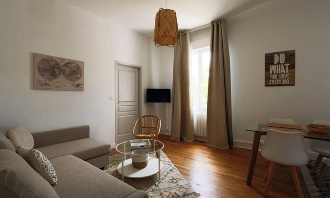 La Fuye-Velpeau Apartment | Le Balzacien - apartment near train station