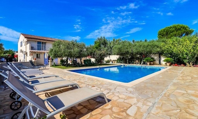 Beaucaire Apartment | Le Beaucaire 6P - Appt avec piscine partagée