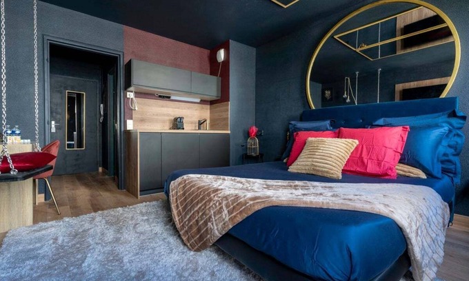 Ile Beaulieu Apartment | Le Beaulieu ~ Love Room ~ Balneo ~ Sparkling wine