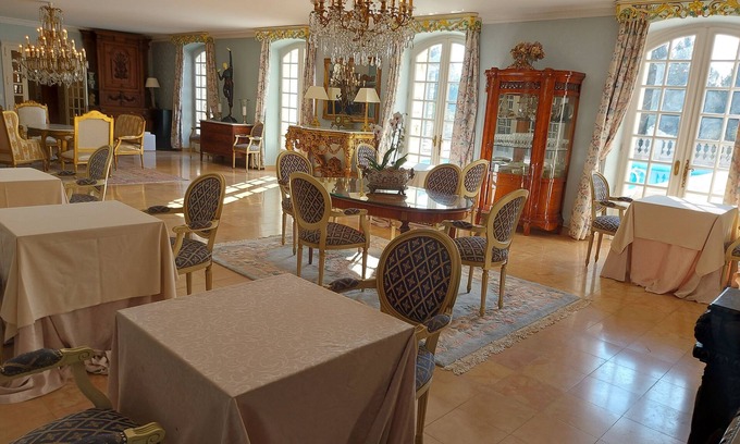 Thiviers House | Le Belvedere