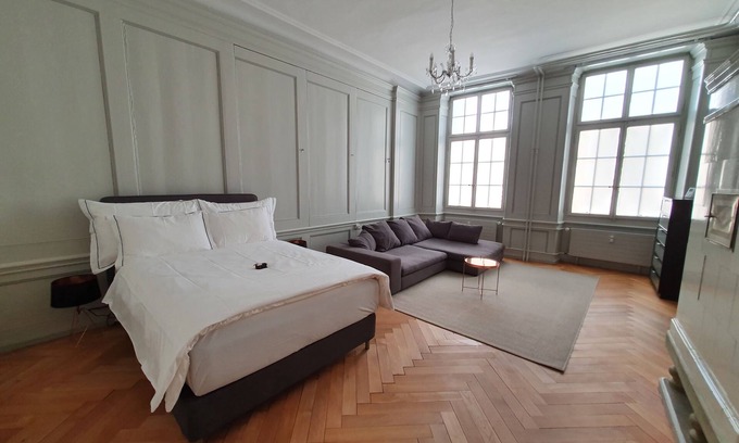 Grunes Quartier Apartment | Le Bijou BK9 Presidential Suite