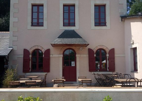 La Membrolle-sur-Longuenee Bed & Breakfast | Le bistrot de l'écluse