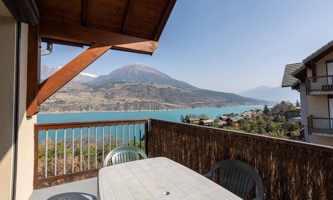 Savines-le-Lac Apartment | Le Bleuet du Lac - Appartement avec Terrasse Vue Lac