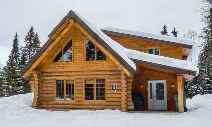 Saint-Tite-des-Caps Ski Chalet | LE BOIS RON DES RUISSEAUX