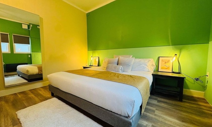 Historic Downtown Fernie House | Le Bon Lit Downtown Sutie