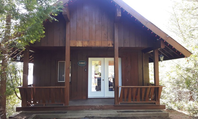 Sainte-Lucie-des-Laurentides Ski Chalet | Le P tit Bonheur - chalet rustique