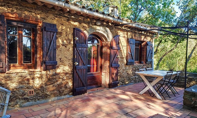 La Garde-Freinet Apartment | LE CABANON DANS LA FORET
