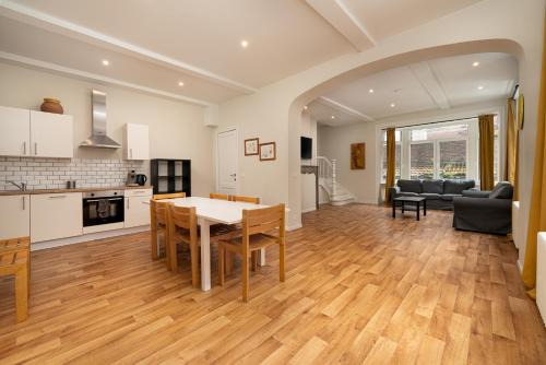 Liege Apartment | Le calme en plein centre ville: Maison 4ch 4sdb