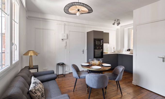 Dinan - Saint-Malo Apartment | Le Carré Sainte-Anne - Appt centre historique