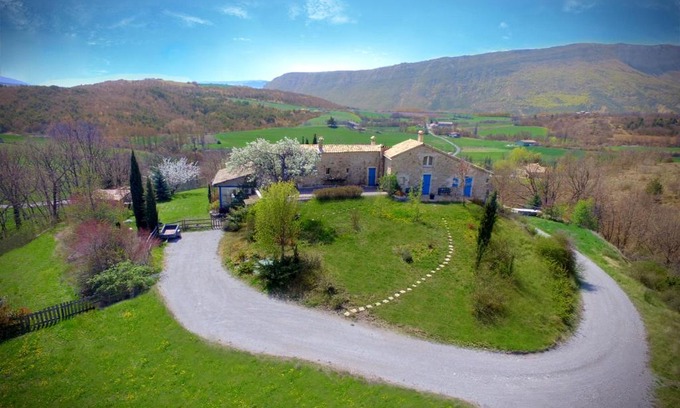 Laragne-Monteglin Bed & Breakfast | Le Castelet-Arzeliers