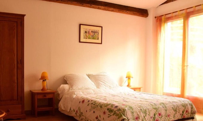 Saint-Just-Saint-Rambert Bed & Breakfast | LE CATALPA