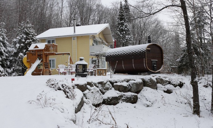 St-Adolphe-d'Howard Ski Chalet | Le chalet à Saint Adolph D'Howard