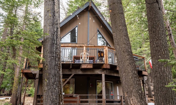 Arnold Ski Chalet | Le Chalet cabin in Dorrington