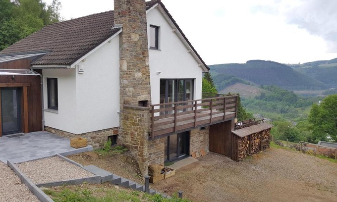 Coo House | Le Chalet de Lancre