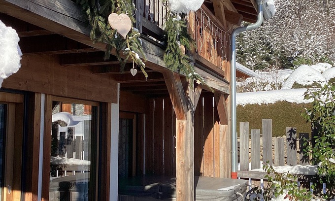 Taninges Apartment | LE CHALET DU PIC :PRIVATE SPA.mountain views and Mt Blanc.near Les Gets and Samoens.